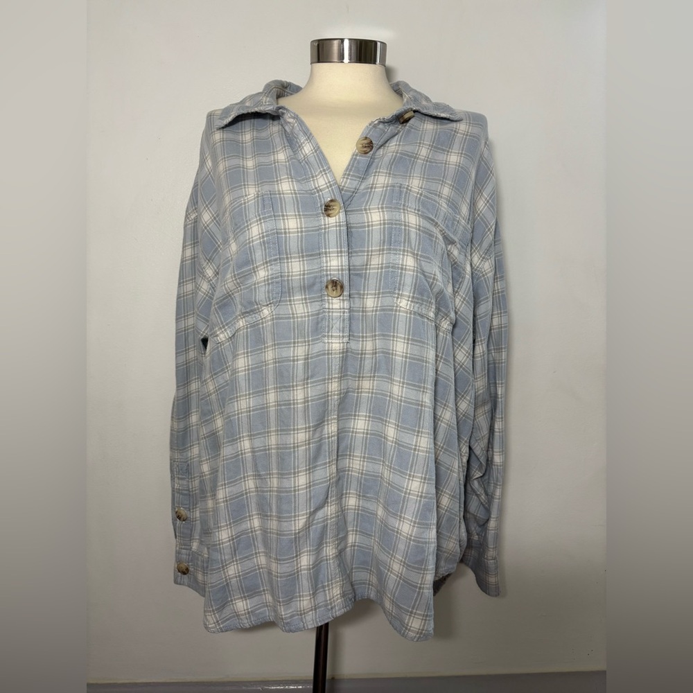 American Eagle Outfitters Light Blue and White Plaid Oversized Flannel